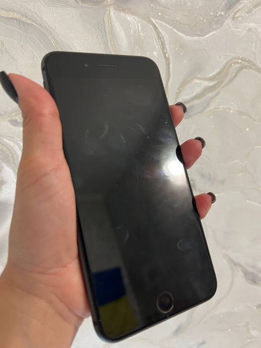 Телефон iPhone 8plus 64