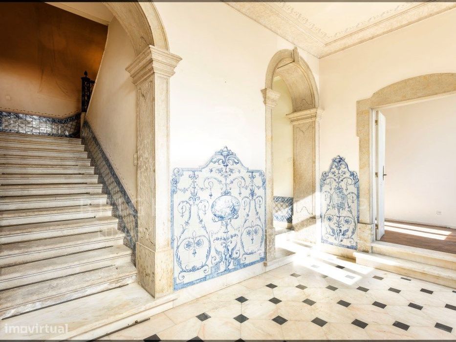 Palacete urbano com vista rio e jardim privativo, em Lisboa