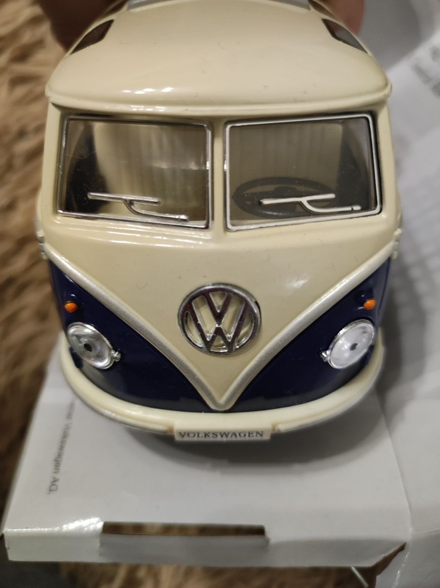 Модель машины 1962 Volkswagen classical bus