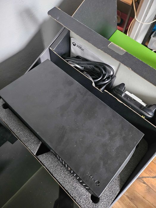 Konsola Microsoft Xbox Series X czarna 1TB