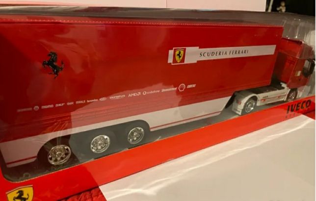 Camião Scuderia Ferrari...50 cm