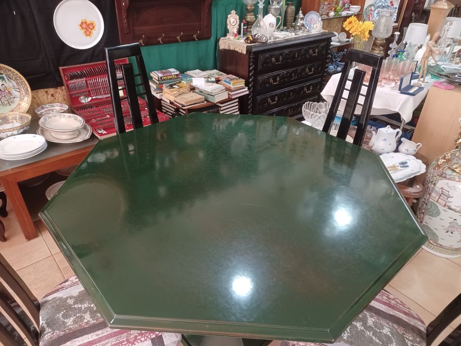 Conjunto lacado  mesa 4 cadeiras