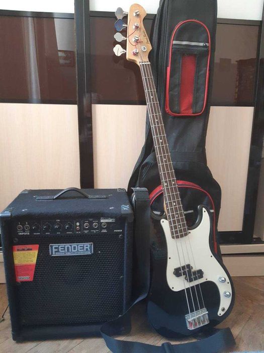 Комплект для бас-гитариста (бас + комбик + чехол)