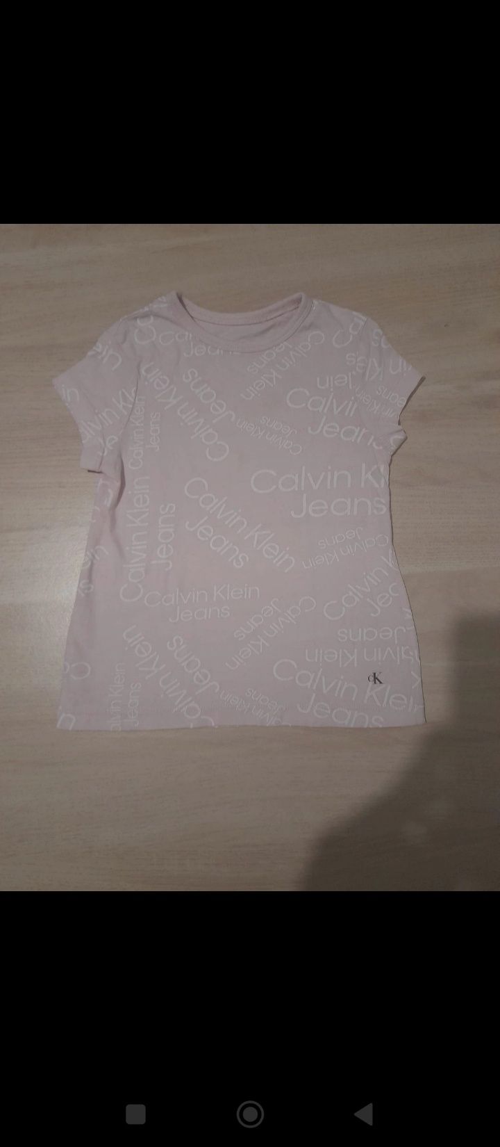 T-shirt Calvin Klein Tamanho 2/3 anos