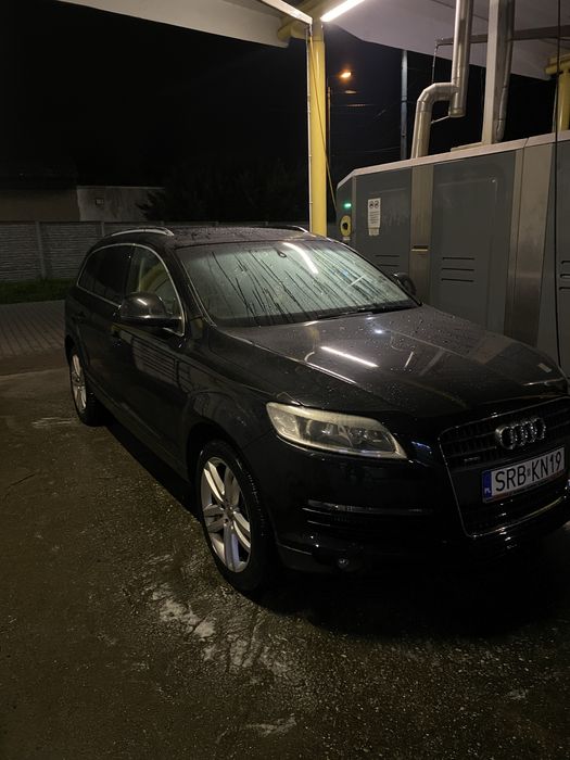 Audi Q7.