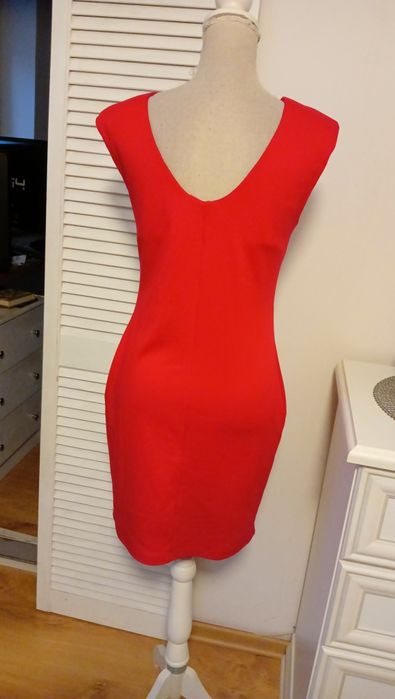 Sukienka czerwona wizytowa