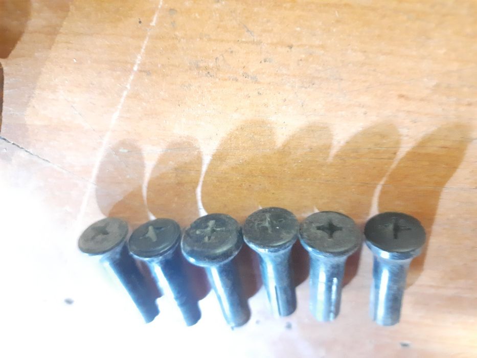 Ремні заглушки солдатики ваз 2101-2107