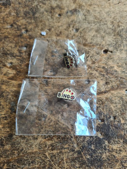 Przypinki spinki z napisem od gry w Bingo