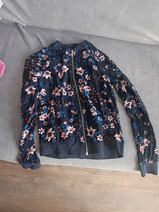 Ciuchy XS 152 dla dziewczynki