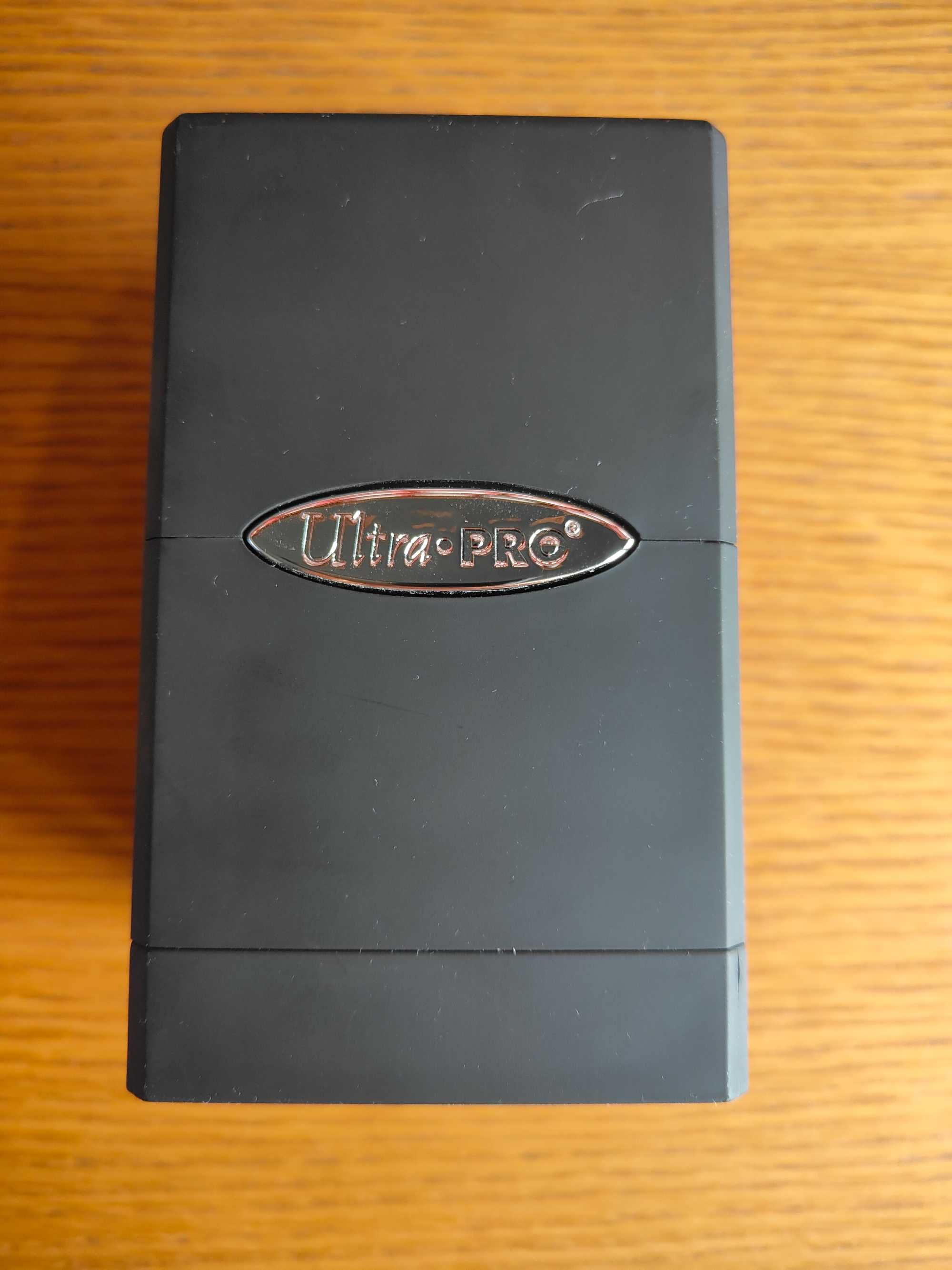 Pudełko na karty Ultra Pro Satin Tower Black