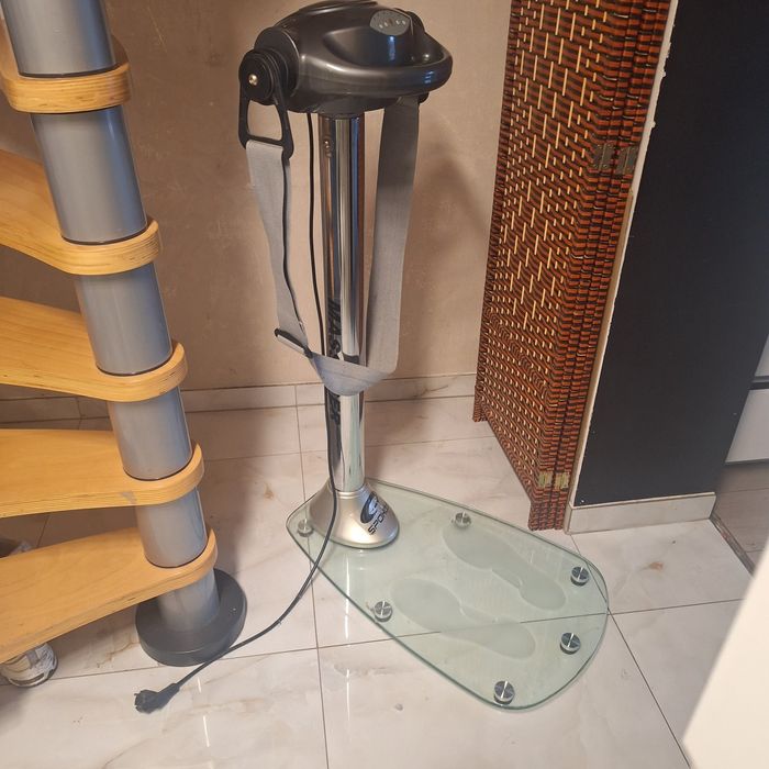 Masażer stojący.Platforma wibracyjna