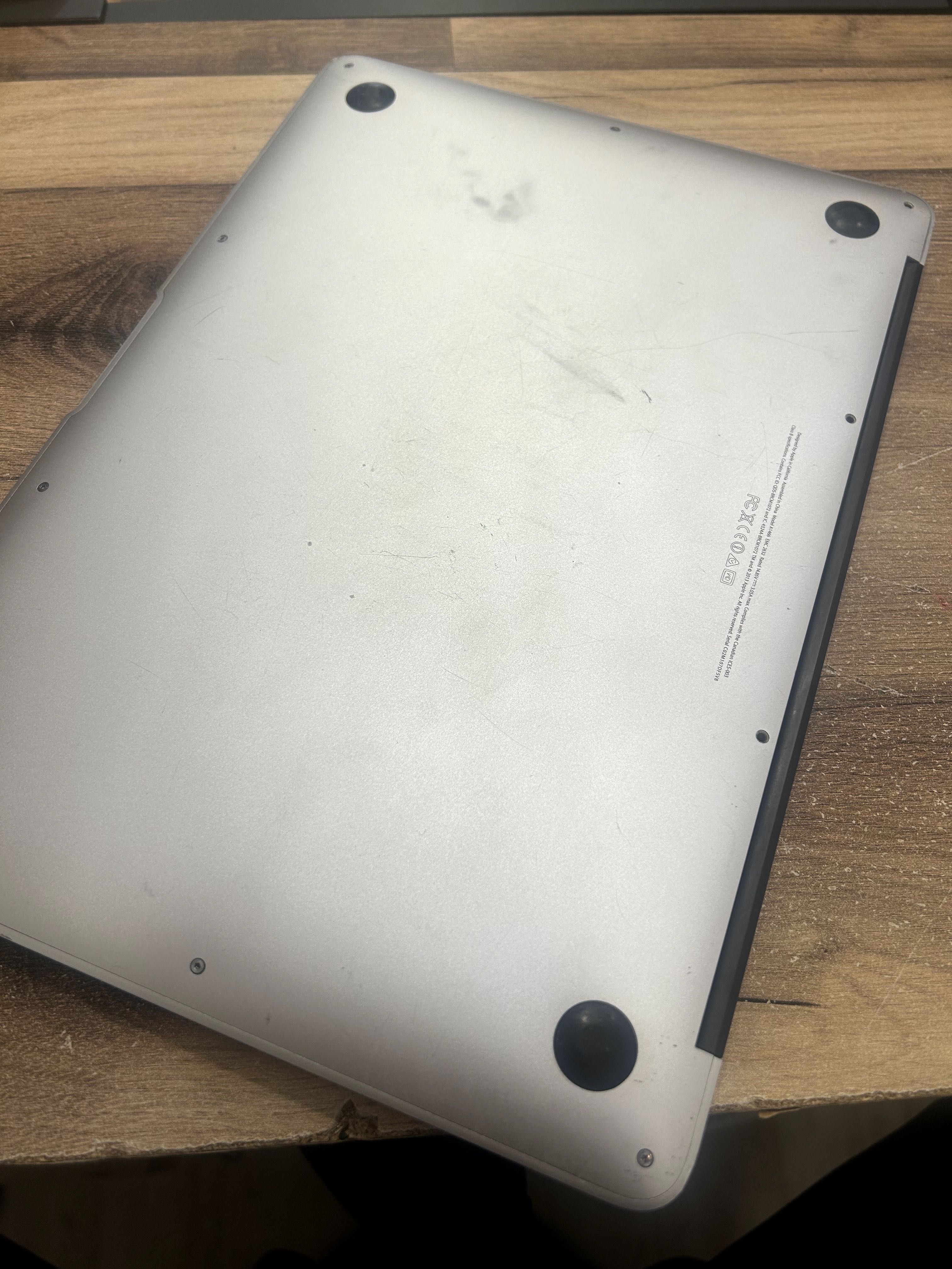 MacBook Air 13” (2017) i7 / 8GB RAM / 128GB SSD