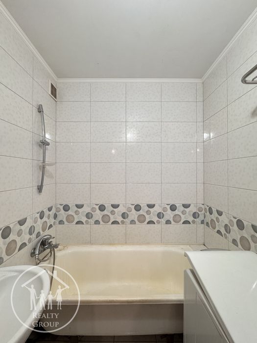 3к на Сихові, ізольовані кімнати +паркомісце +підвал