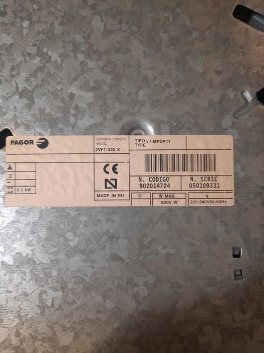 Placa vitrocerâmica Fagor a funcionar mas com defeito