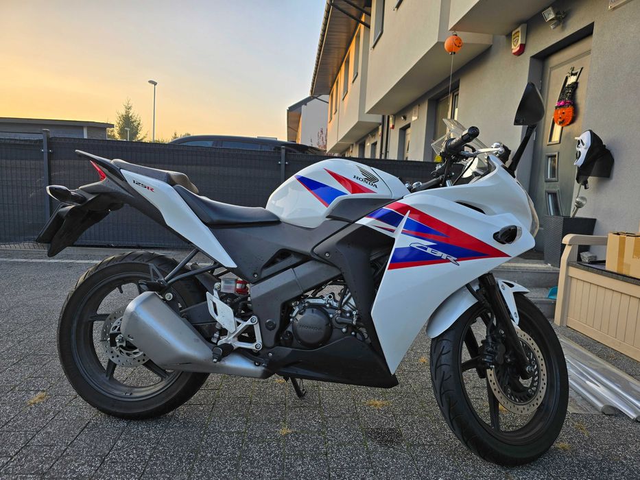 Honda Cbr125r  na kat B