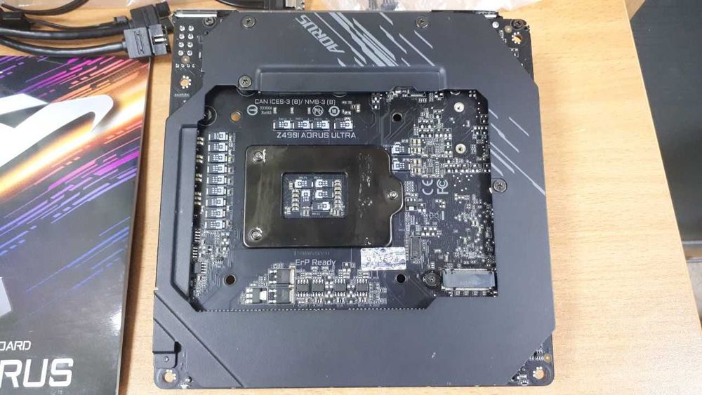 Материнська плата GIGABYTE Z490I AORUS ULTRA