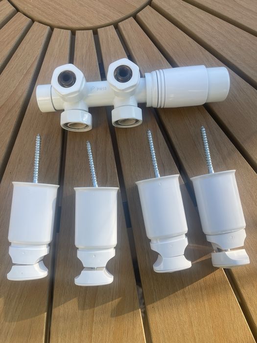 Grzejnik łazienkowy Gorgiel 150x50 biały połysk +Zawór termostatyczny