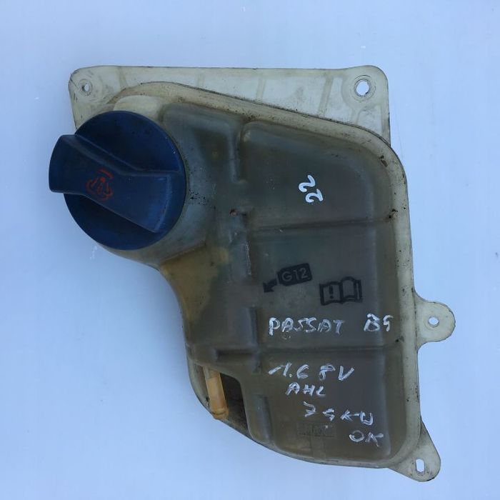 ZBIORNICZEK WYRÓWNAWCZY PASSAT B5 1.6 8D0121403L