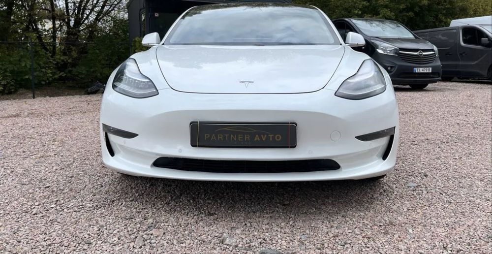 Оренда tesla для таксі 460+ км