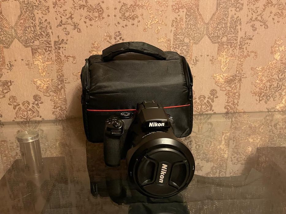 Фотоапарат Nikon Coolpix P1000