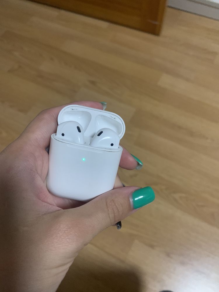 Навушники Apple AirPods with Charging Case 2 gen