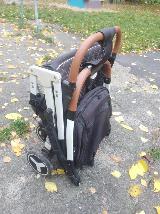 Продам дитячу прогулочну коляску.