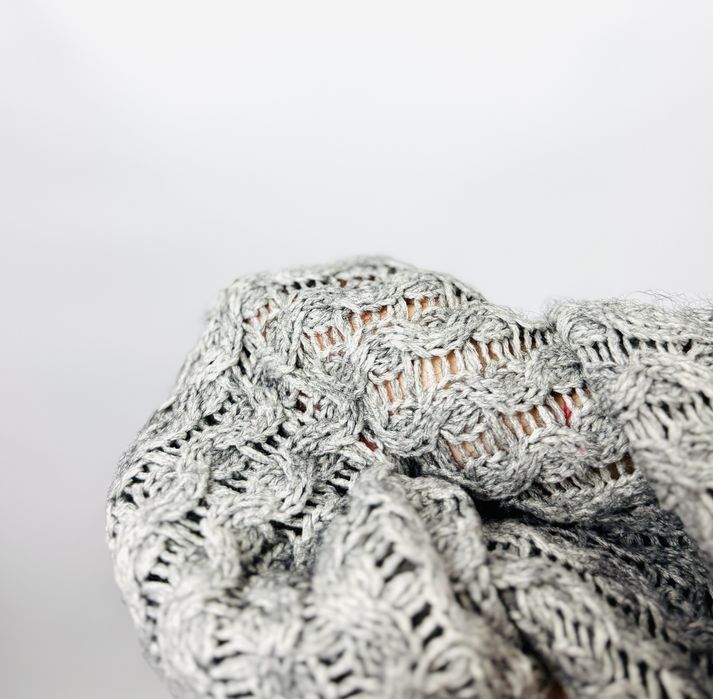 Ażurowy sweter w odcieniu szarości XS 34 H&M