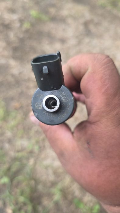 Wtryskiwacze Opel Astra H 1.9 Cdti 120km 2007r  2szt