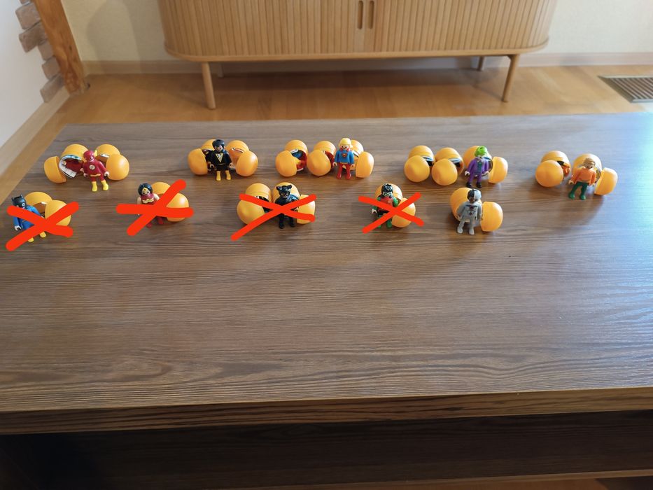 Кіндер Сюрприз DC фігурки