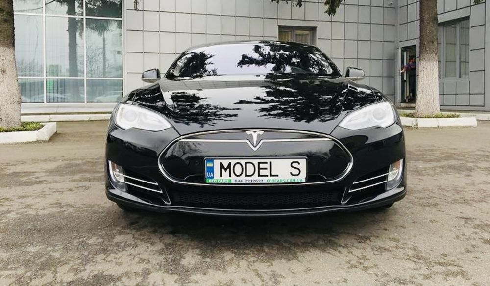 Tesla Model S 2014