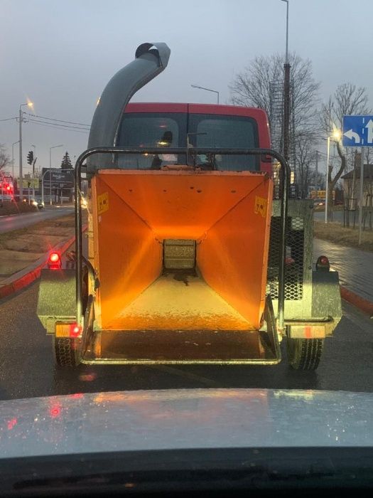 Rębak do gałęzi wynajem wypożyczenie usługa rebak spalinowy wycinka