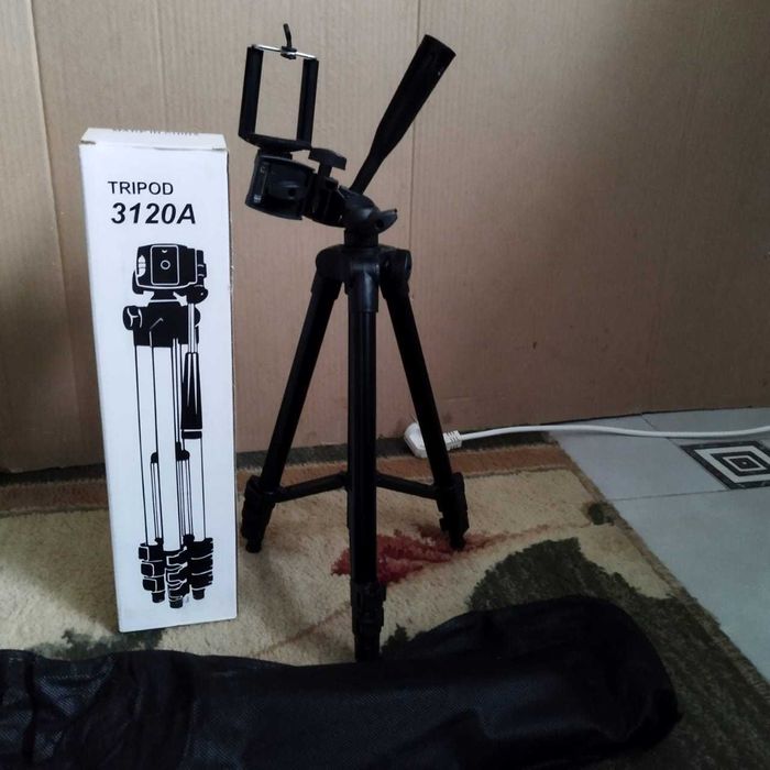 Тринога для фотоаппарату та телефону