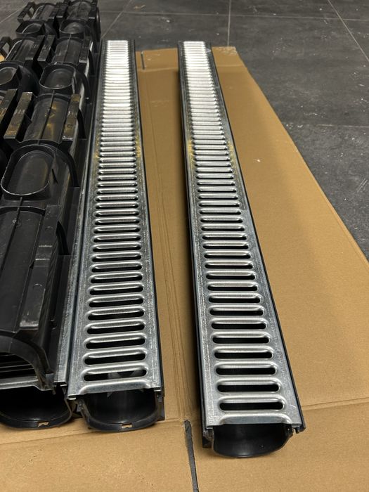Owdodnienie liniowe korytko h90 1 mb plastk metal