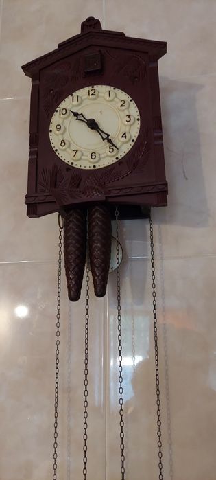 Часы настенные хорошо идут