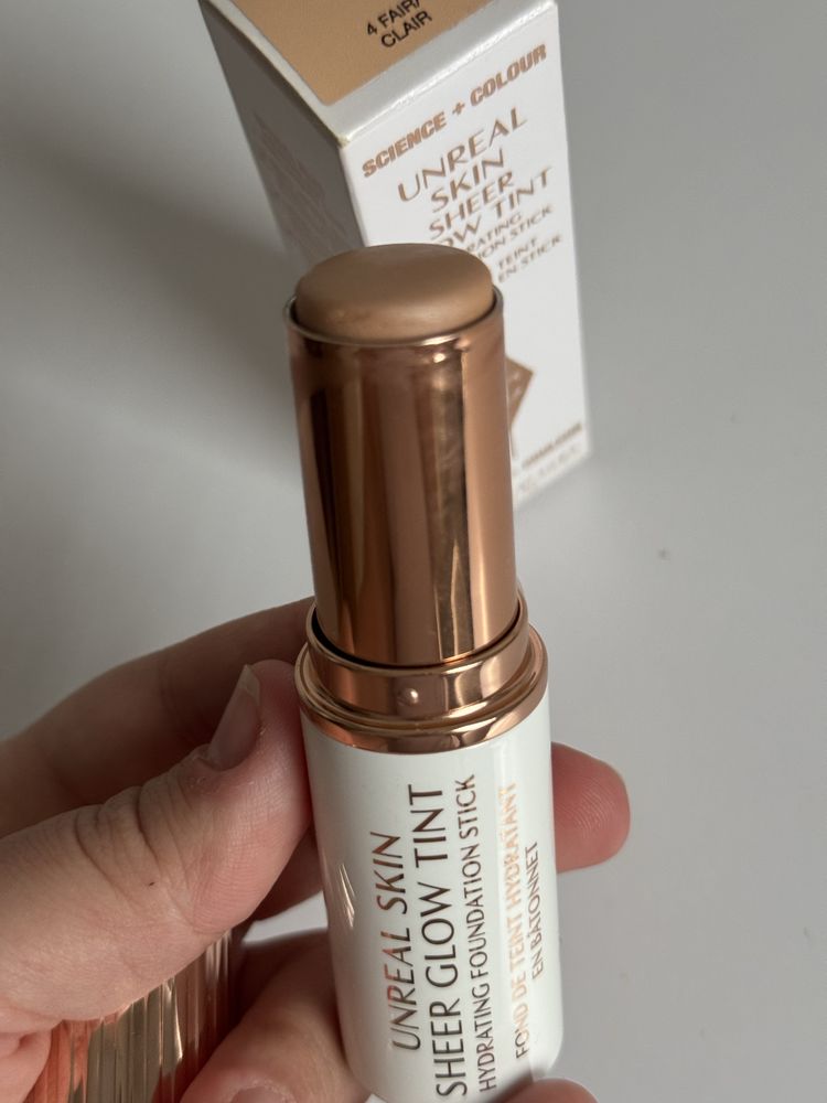 Unreal Skin Sheer Glow Tint Charlotte Tilbury
