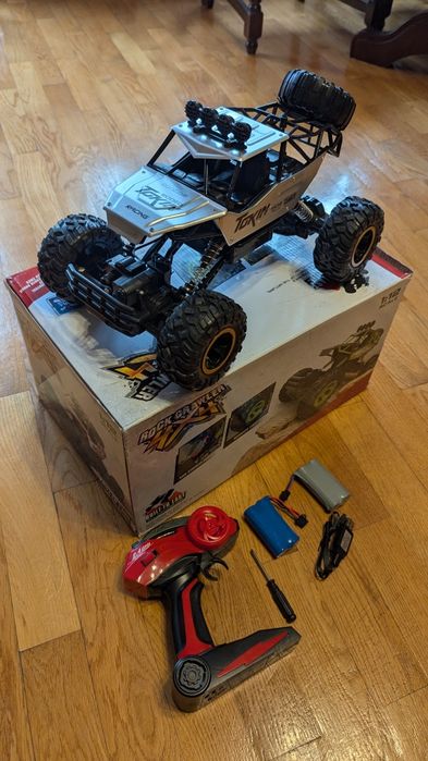 Duże auto zdalnie sterowane 4x4 4WD