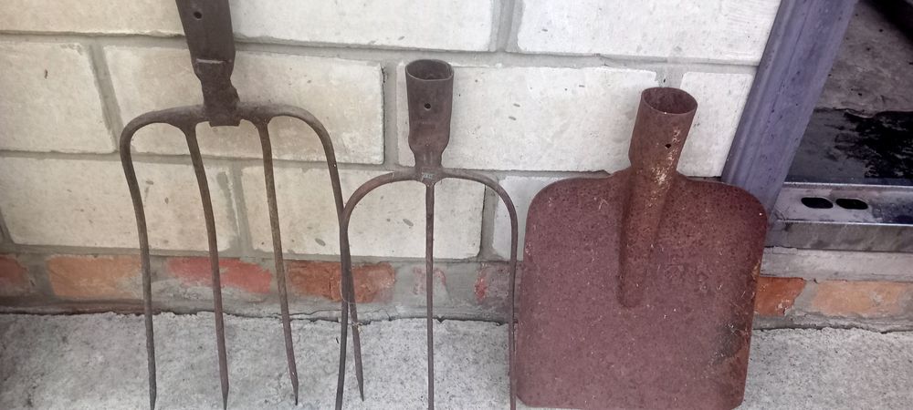 Вила, лопата ( садовий інвентар)