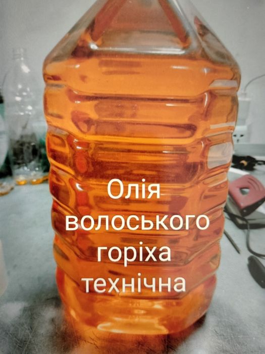 Олія волоського горіха технічна
