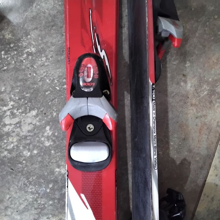 Гірськолижний дитячий комплект : лижі,черевики, шолом.