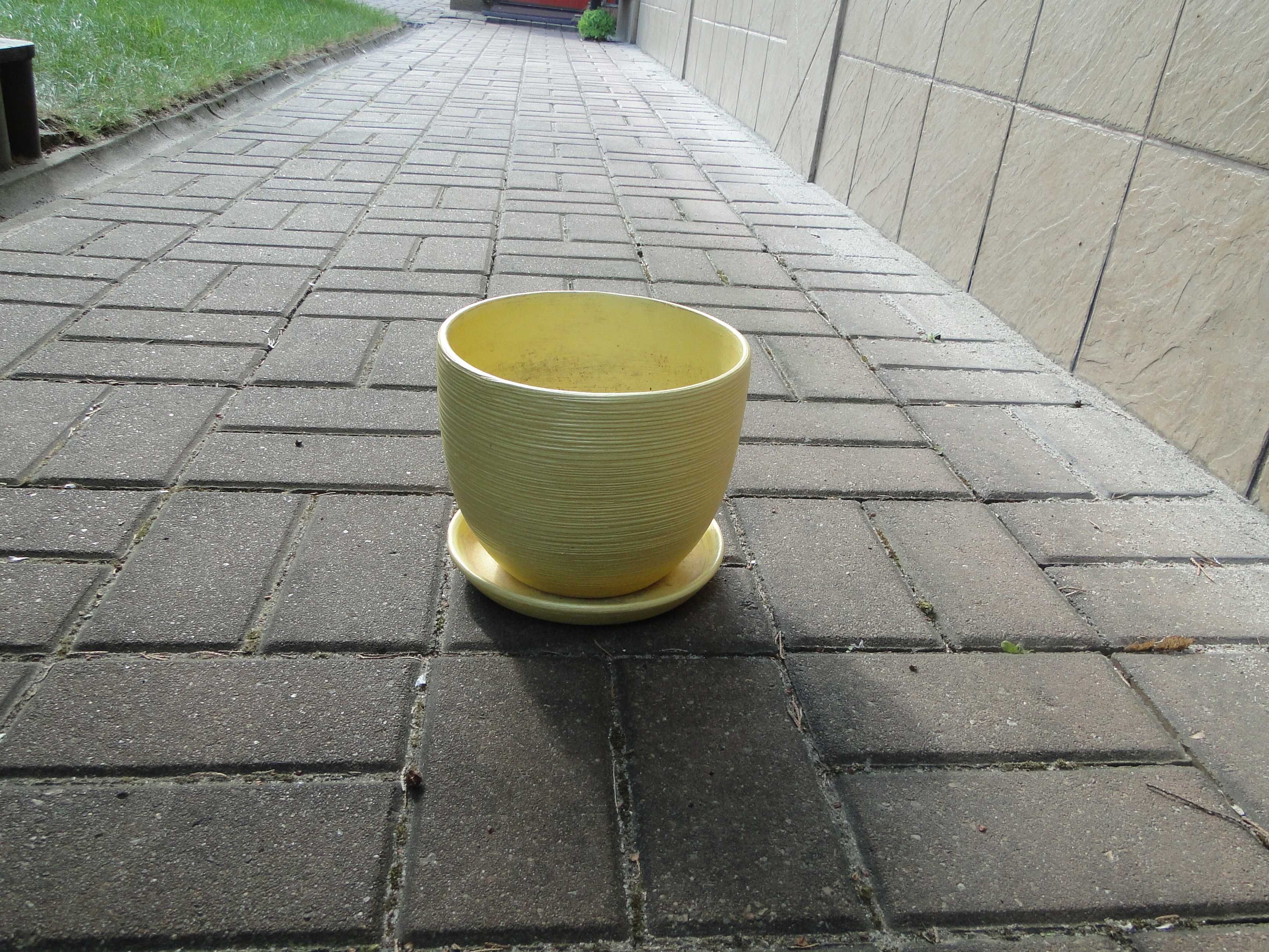 Doniczka do kwiatów ceramiczna