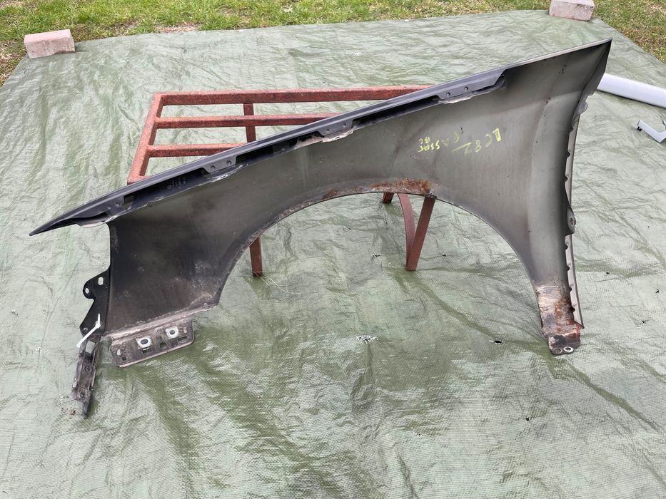 VW PASSAT B6 błotnik prawy przód przedni kolor LC8Z