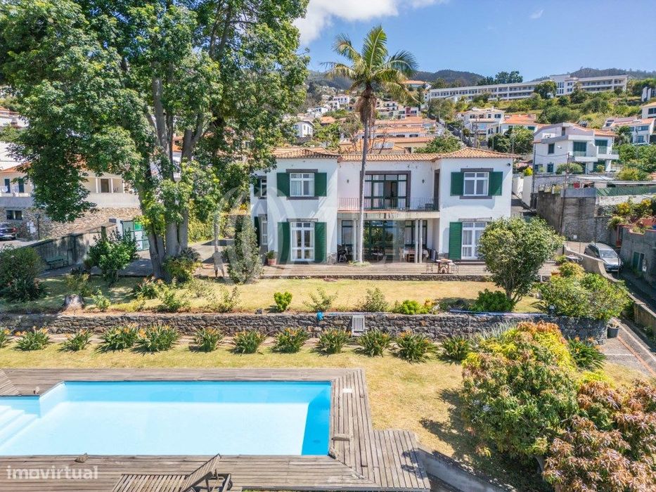 Moradia T5 com piscina no Funchal, Madeira