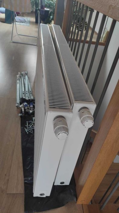 Kaloryfery 160/60 w bardzo dobrym stanie z przyłączami dolnymi