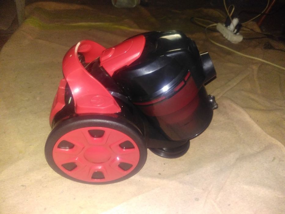 Пылесос Domotec Germany 3000W майже новий,комплектний