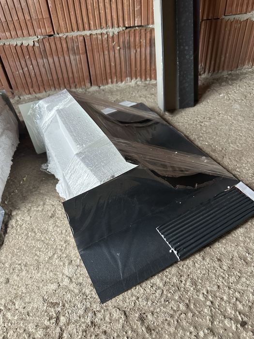 Opierzenie dolne komina PTS ral 7016 mat