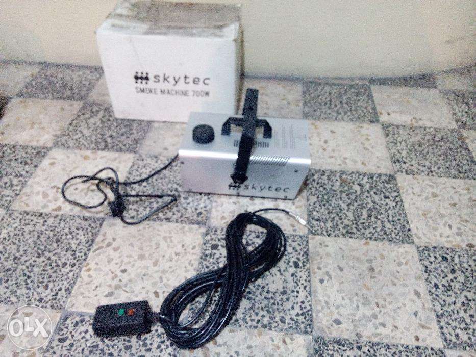 Maquina de fumo SKYtec 700w