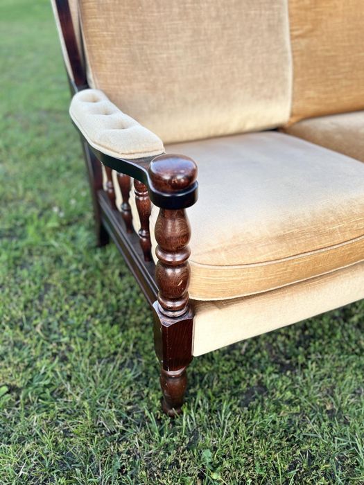 Zestaw mebli fotele ława i sofa