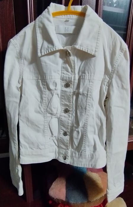 Продам джинсовку на девочку