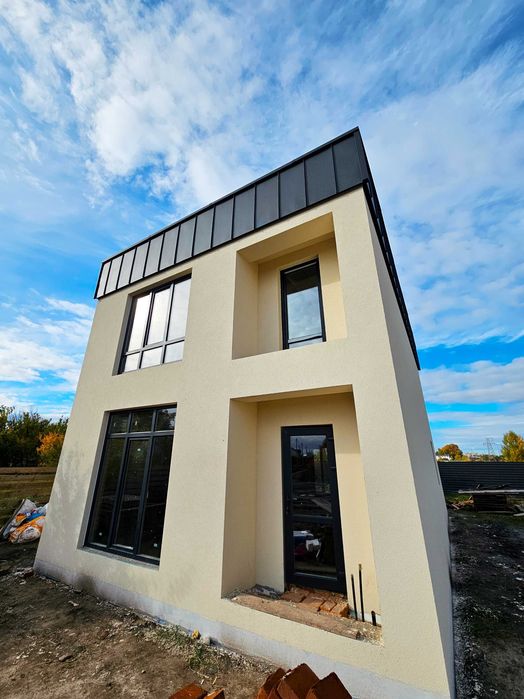 Продаж повноцінного будинку р-н Молокозаводу, ділянка 5 соток!