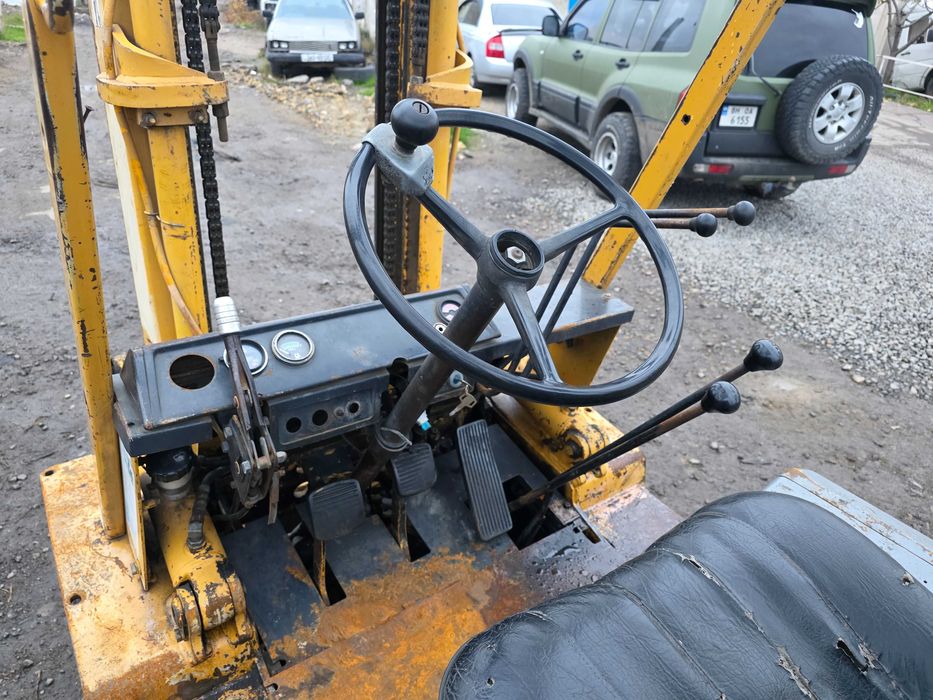 Навантажувач вилковий KOMATSU FD25-8, дизель